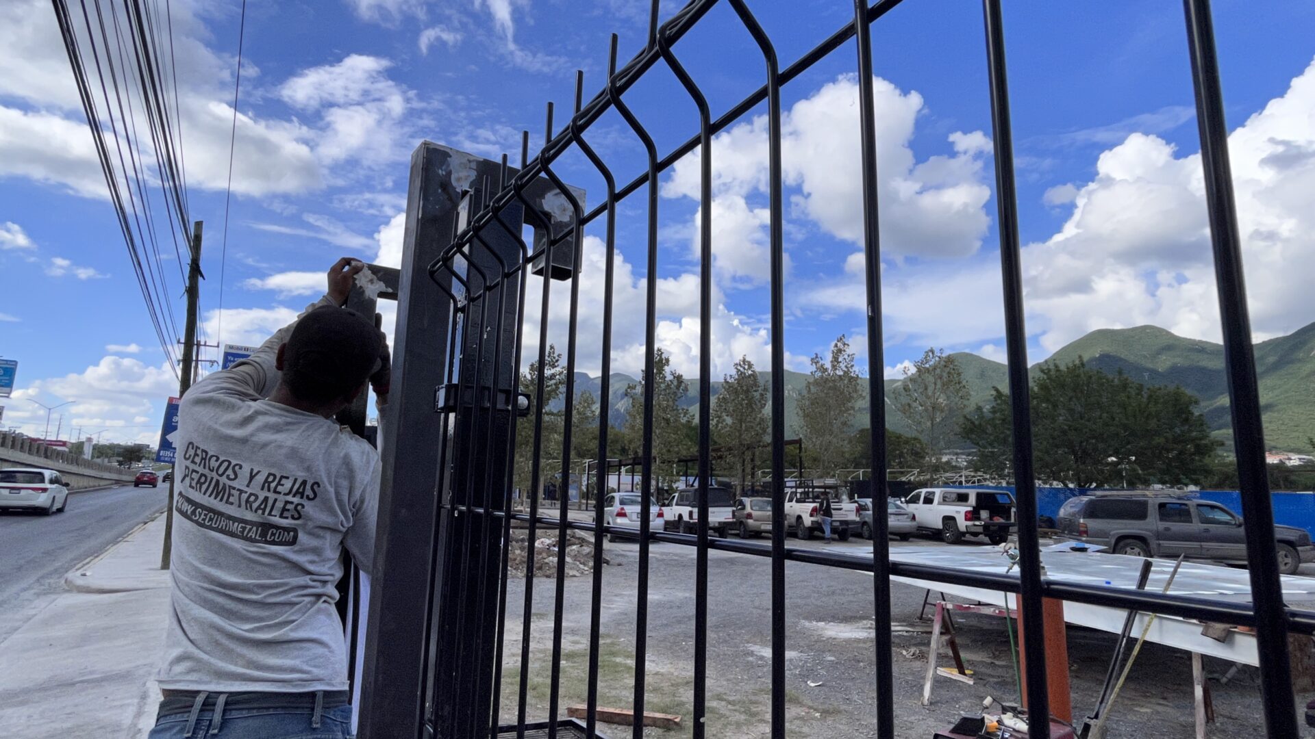 malla contemporánea negra saltillo 2